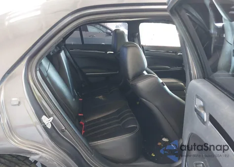 2019 Chrysler 300 300S z USA, uszkodzony, nr VIN 2C3CCABG1KH583069